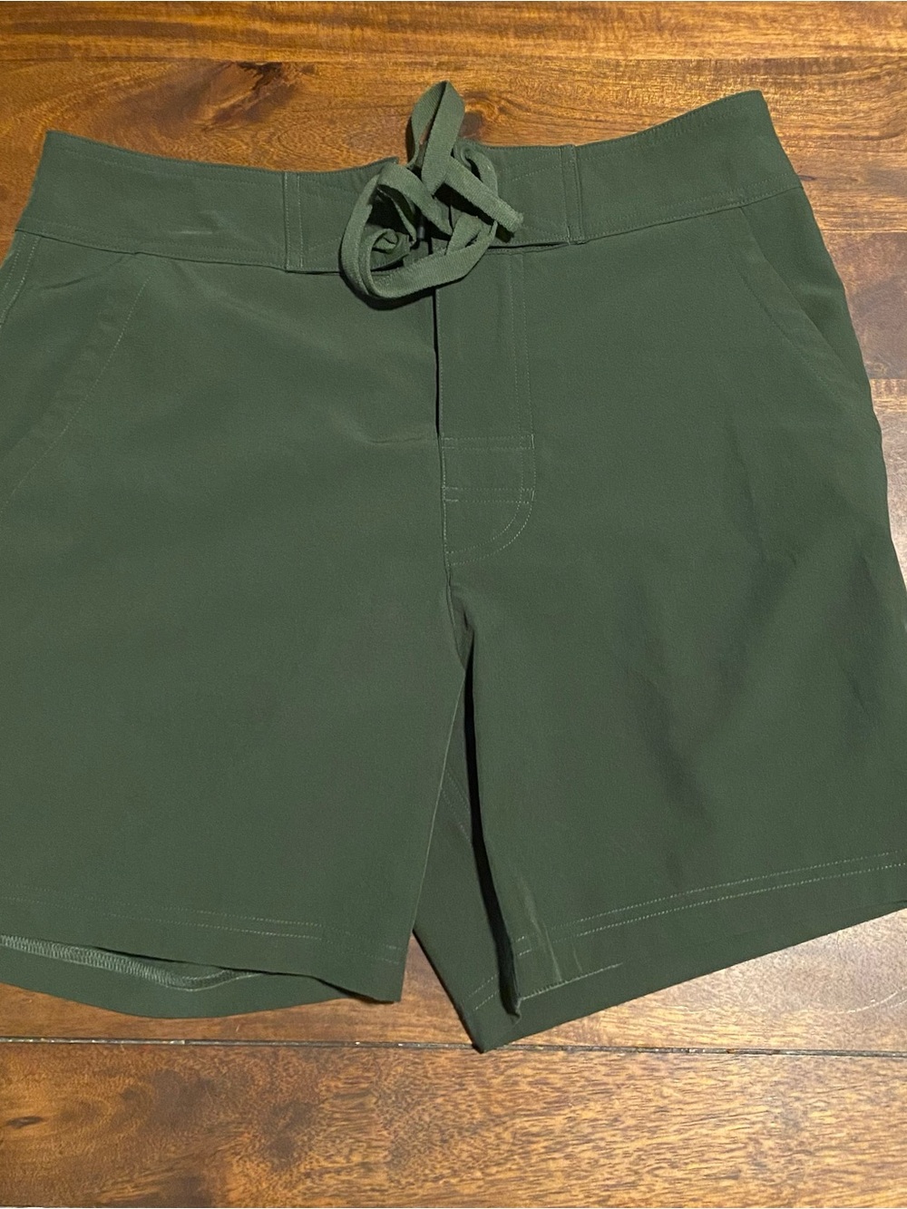 ALO Yoga Men's Dark Olive Drawstring Athletic Shorts size S